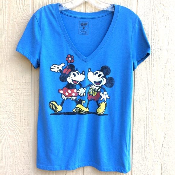Disney collectible tee shirt Mickey & Minnie shirt - Picture 7 of 8